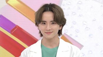 板垣李光人 アイスを頬張る“もぐもぐショット”公開！カメラを見つめる姿に「可愛さで溶けそう」とファンも悶絶