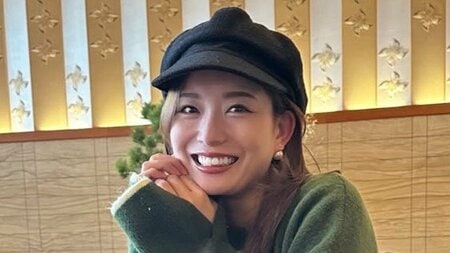 蜂谷晏海 長男“ベビバーグ”のかわいすぎるカラフルトップス×チェック柄コーデを披露！うるうるな瞳でカメラを見つめる姿にキュン♡