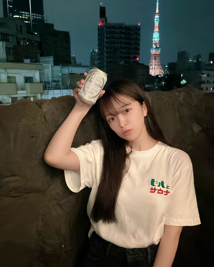 サウナで汗だく ヘラヘラ三銃士・さおりん すっぴん姿でビールを満喫