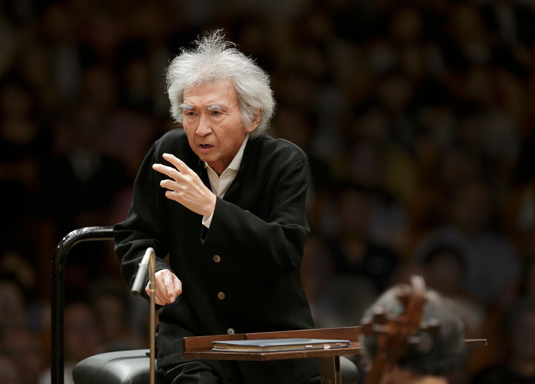 世界に愛された指揮者 小澤征爾さん 88年の歩み 30年近く音楽