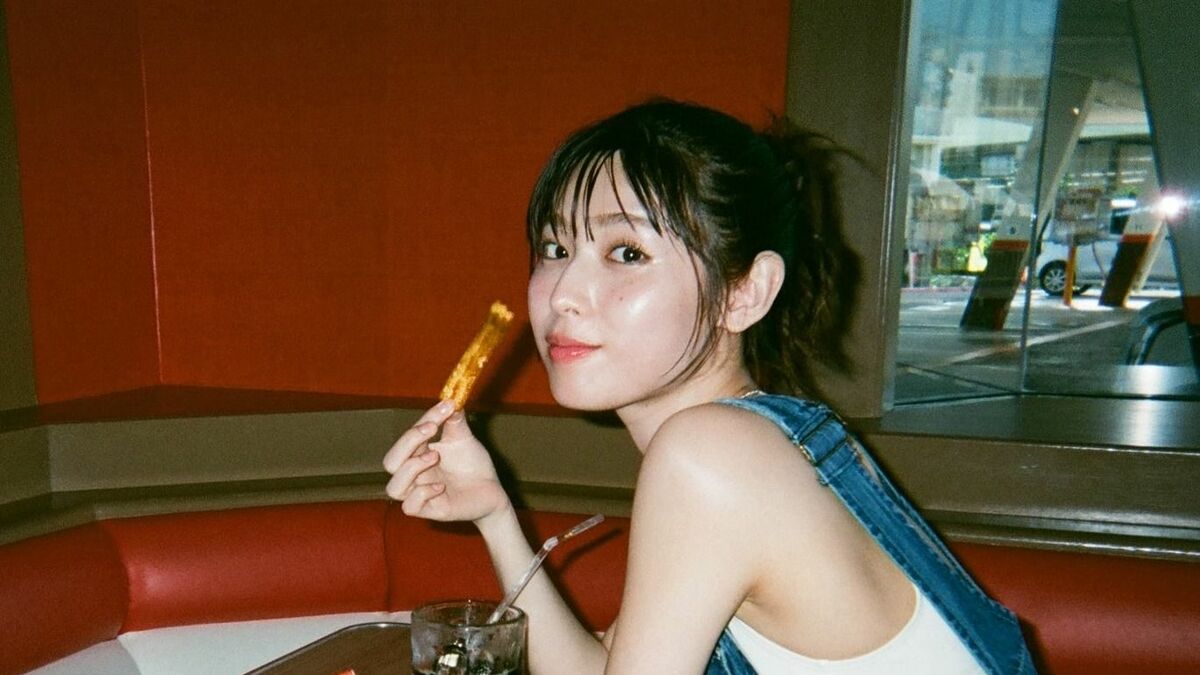 白石　聖 無修正 “反則すぎる可愛さ”白石聖 初水着の写真集発売 沖縄でのタンクトップ＆ミニ丈や脇腹見せポニーテール写真披露 | めざましmedia |  “好き”でつながる