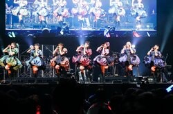 CDJ初出場！CANDY TUNE ふわっと膨らんだミニ丈ワンピで『倍倍FIGHT!』『アイしちゃってます♡』披露！入場規制の熱狂ライブで初紅白にも期待【COUNTDOWN JAPAN 25/26 ライブレポ】