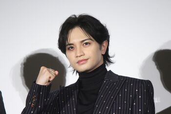 中島健人 堤真一との1年越しの約束が果たされ「ステキなパパ」