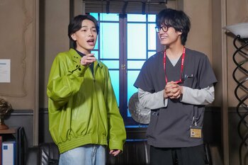 一夜限りの佐野晶哉 feat. imaseが実現！imaseが「一緒に（主題歌を）歌いませんか？」とオファー『クイズ！Dr.アシュラ』