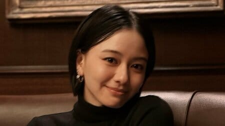 「ママの顔」第1子出産の山本舞香 左手薬指に指輪キラリな29歳誕生日お祝いショット公開！シックな雰囲気漂う中で見せたやわらかな表情に反響