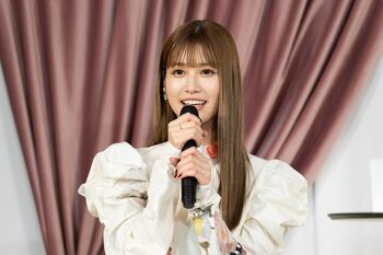 生見愛瑠「金髪＆黒眉に挑戦したい」トレンドの眉メイクを学びイメチェン願望を明かす