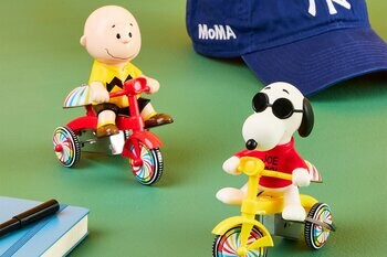【MoMA Design Store】「75 Years of Peanuts」チャーリー・ブラウンやスヌーピーグッズが登場！