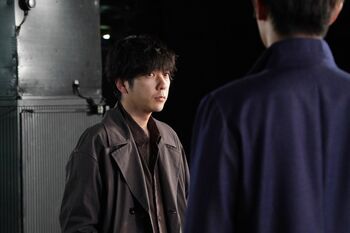 誠司（二宮和也）の過去に迫る桔梗（中谷美紀）＜『ONE DAY』第3話完全版＞
