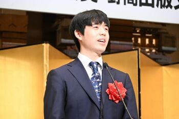 藤井聡太が照れ笑い！黒柳徹子からの「とてもかわいい笑い方」にニッコリ