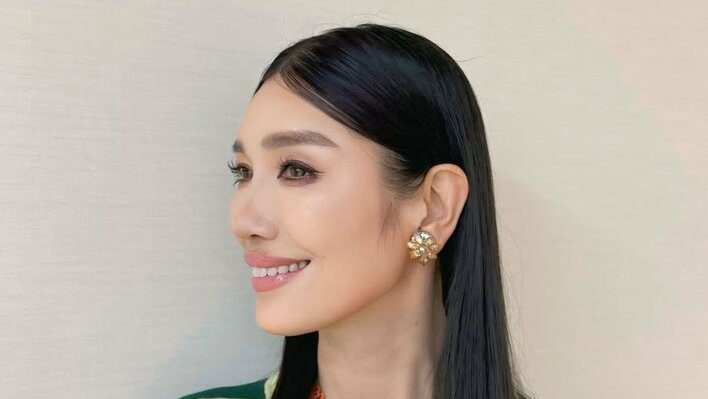 アン ミカ “まるでホテル”な自宅のおしゃれ部屋公開！観葉植物＆絵画など洗練されたインテリアの落ち着きある空間に「ステキ」と反響