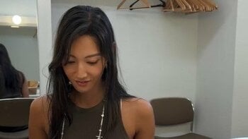 「絵が上手い」菜々緒の『ちいかわ』手描きイラストが話題！油性ペンで『ハチワレ』も描いた完成度の高い出来栄えに「1発書きなのに」「めっちゃ欲しい」