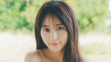 田中美久 “今までで一番刺激的なカット”を収めた2nd写真集発売 水着姿 