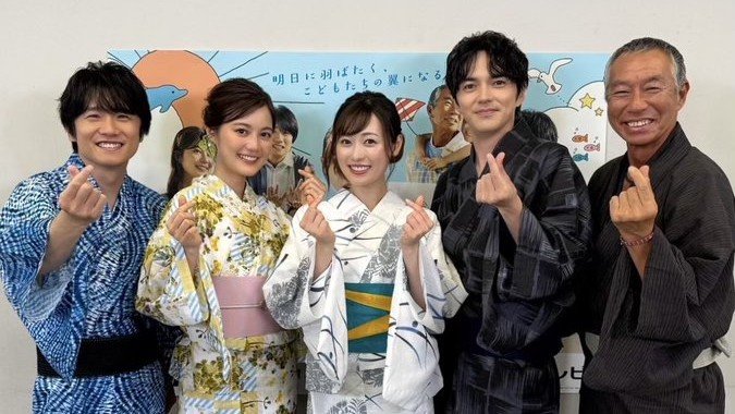 【暑さ吹っ飛ぶ】福原遥＆林遣都ら爽やかな浴衣スタイルを披露！SNSには「お似合い！！」「かわいすぎる」の声『明日はもっと、いい日になる』