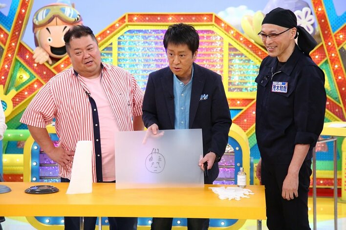 汚れ落とし研究家・茂木和哉「風呂のカビ取りには“ペーパー”を…」実際に家で使っている神アイテムを紹介『ウラマヨ！』<br />