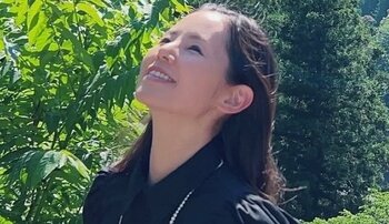 「くぅ～っ」小西真奈美“仕事終わりの一杯顔”披露 とびきり笑顔に「ご一緒したい！」「いつまでも可愛いぜっ！」