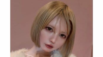 益若つばさ 渋谷ドンキに降臨！“2人のつーちゃん”にサイン＆ドーリーコーデで一緒に並んだ“3ショット”を公開し「素敵」「可愛すぎ」