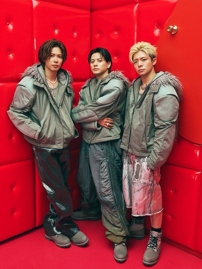 横顔が彫刻のよう」神宮寺勇太 コーンロウ＆刈り上げヘアを披露