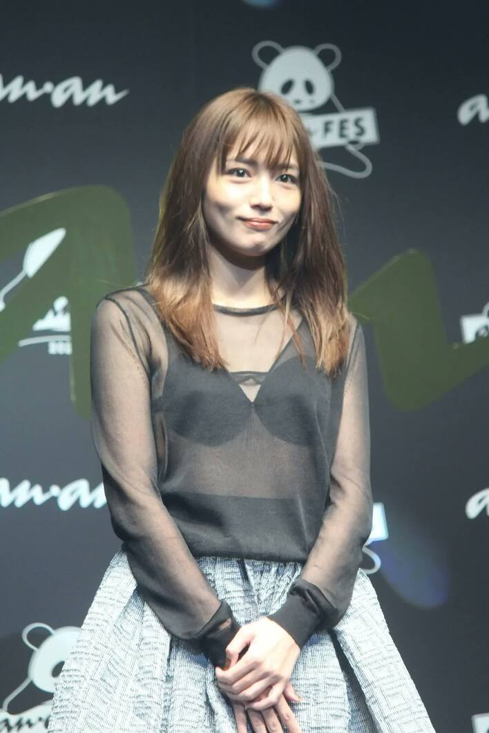 川口春奈 セクシーなドレスで「anan AWARD」に出席！「こういう