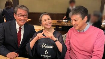 「鎌倉男子にはさまれた～い」小泉今日子＆中井貴一＆三浦友和の3ショットに羨望の声！内田有紀＆坂口憲二の“双子”ショットも『最後から二番目の恋』