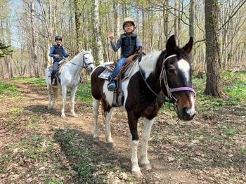 【こどもの休日の過ごし方】北海道乗馬キャンプ～北海道はでっかいどう！ 大自然の中で乗馬体験！～