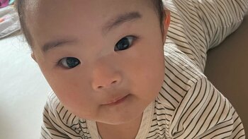 「鬼リピしちゃう」生後8カ月の赤ちゃんが見せた“夢の中でも笑う！？”天使のような笑顔に「可愛すぎて癒やされました」【激かわキッズ奇跡の瞬間】