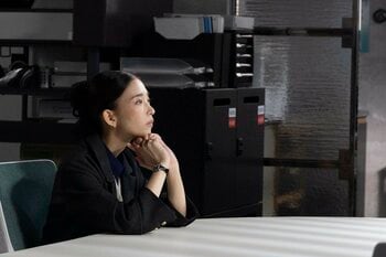 二階堂（森川葵）が内通者をあぶり出す！乾（藤井流星）らはラマバティ（矢野聖人）の国外脱出作戦を実行＜『スティンガース』第10話完全版＞