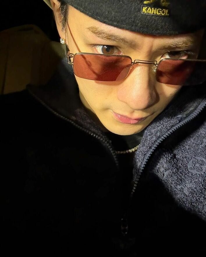 ブレ感最高かて！」平野紫耀 “ドアップちょいワル”の自撮り写真公開