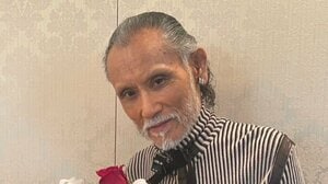 片岡鶴太郎 “多才”な華やかフラワーアレンジメント披露！見る角度で表情が変わる“エネルギーに満ちた”作品に「綺麗な色合い」