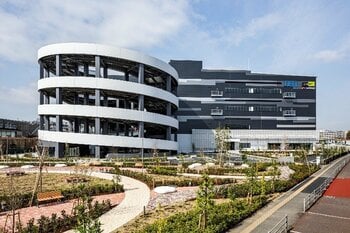 「Landport横浜杉田」の屋上に設置されたスマートコミュニティ農園「”Vegestic Farm”Yokohama Sugita by grow」がオープン