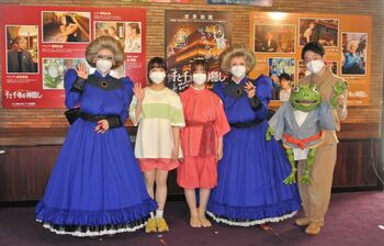 橋本環奈＆上白石萌音がお互いの素顔を暴露！？舞台「千と千尋」ついに開幕