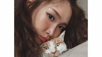 紗栄子 美腹筋際立つヘソ出しコーデを披露！オールバックでニッコリの休日満喫ショットに「スゴく似合ってる」「素敵」