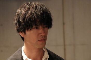 瀬戸康史をかばった桐谷健太が刺され…急激展開にSNS「胸熱すぎる」『院内警察』