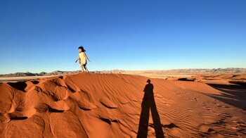 5歳の娘と世界を旅したアナウンサー榎戸教子、母校・常葉大学で　　写真展を開催中