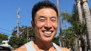 なかやまきんに君 大会前日の“筋繊維まで際立つ肉体”を披露！「チョコモナカみたい」な腹筋の鍛え抜かれた姿に応援の声「パワーで頑張れー！」