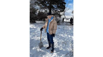 吉沢亮 雪かきしながら見せる笑顔でファン＆スタッフの心をポカポカに！『PICUスペシャル』