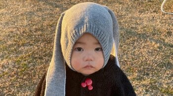 「おじいちゃんになっちゃう」昔話を思い出し顔を覆った3歳の男の子が話題！ピュアすぎる行動に「なんて可愛いの」【激かわキッズ奇跡の瞬間】