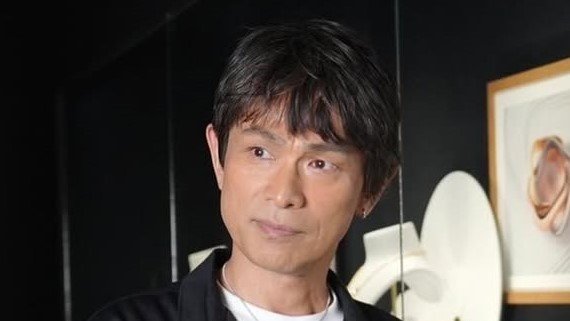 「おおおおお！短髪」江口洋介の最新ショットに驚きの声続出 “雰囲気ガラリ”おでこを出した姿に「フレッシュですね」「涼しげでお似合い」と反響