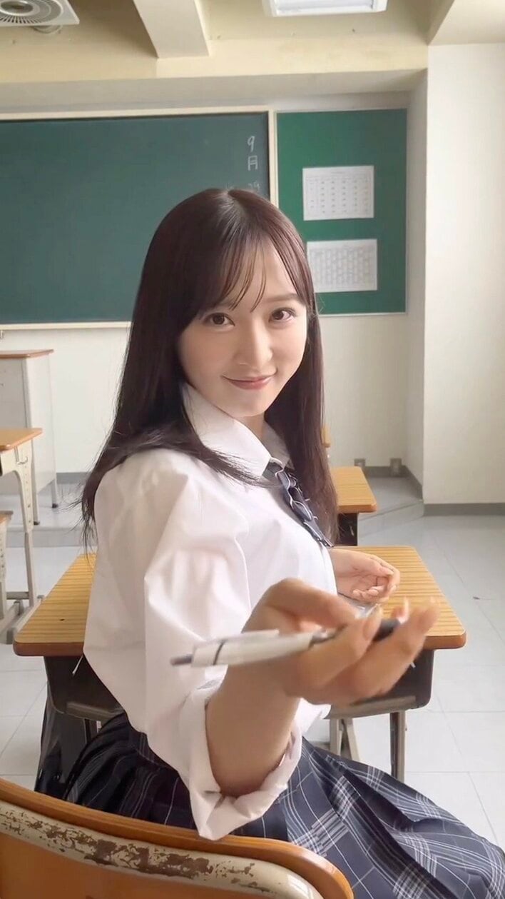 反則級の制服姿公開！AKB48小栗有以「ねえ、席近くで…」甘酸っぱい青春