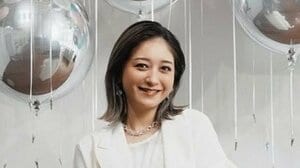 「ママの顔に」第1子妊娠中・みちょぱ 白レースのゆったりワンピ姿を披露！リラックスした雰囲気で優しくほほ笑むショットに「お顔が優しくなりましたね」