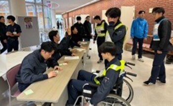 【広島国際大学】東広島市に協力して学生が福祉避難所運営訓練