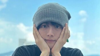 「貴重な写真」板垣李光人 “家族旅行”で韓国満喫！柔らかい表情や不意打ち感あるショットに「親孝行な息子」「自然体の李光人くん」