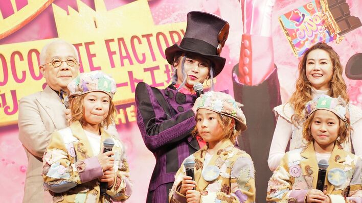 堂本光一「マジで俺の身長抜かすなよ」と懇願！「光一さんの前に座っていたら背中がジンジン、モワモワしてきた」という子役の発言に大爆笑