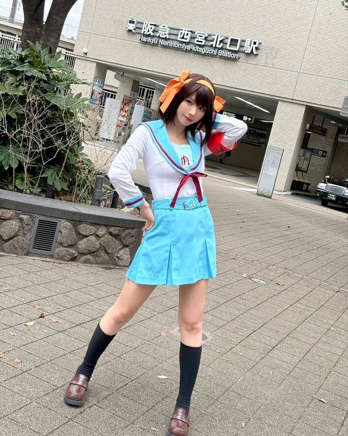 実在したんや…」えなこ 懐かしの“涼宮ハルヒ”コスプレで聖地降臨「え