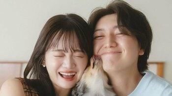 「4枚目びっくりした！」第1子妊娠中のインフルエンサー・田久保夏鈴がマタニティフォト公開！夫婦のトリック写真！？や幸せあふれる姿に「愛おしすぎ」