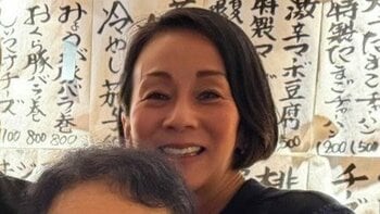 中村江里子 母“顔出し”の親子3世代ショット披露！スタイル抜群の長女&次女とぎゅっとハグを交わした家族愛あふれる姿に「とても幸せそう」