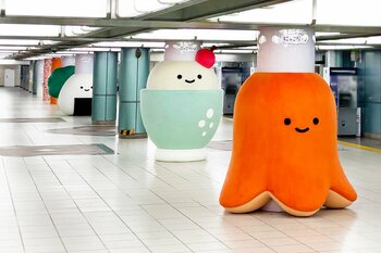 【にっこりーノ3周年記念】おおきなタコさんウィンナーのぬいぐるみたちが池袋駅に登場！