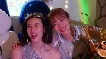 新山千春 娘・もあ　幼少期から18歳まで　仲良し親子ショット公開　長女の18歳誕生日を盛大にお祝い！