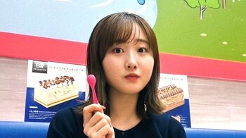 「デートしてるみたい」本田望結 アイスを“あーん”するショットを披露！上目遣いの大きな瞳にキュン「アイスとスプーンになりたい」