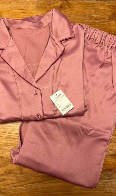 【値下げ】梅宮アンナ⭐︎カナダグース　ピンク 乳がん闘病中の梅宮アンナ(52) 右乳房の全摘出手術が迫った今の心境