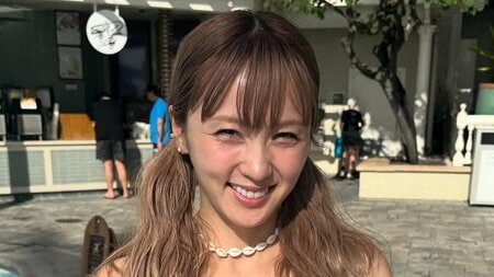 Dream Ami “ママには見えない”スタイル抜群の水着姿が話題！美脚や腹筋際立つハワイでの写真の数々に「惚れてまうやろ〜」とファン歓喜